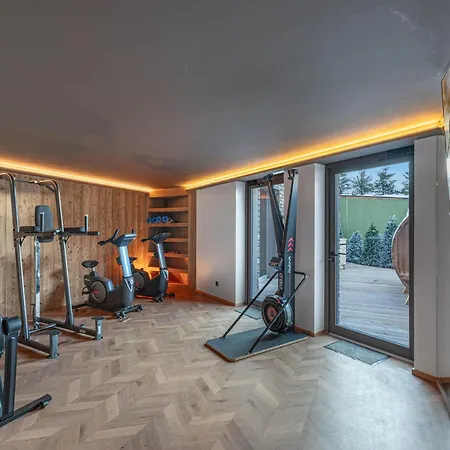 Apartment Neuf Skis Aux Pieds Avec Acces Piscine Et A 1850 - Fr-1-564-103 Courchevel